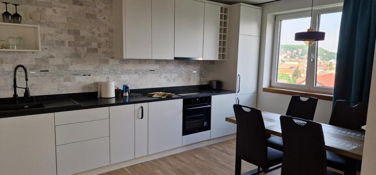 Central Apartment With City View Braşov Eksteriør billede